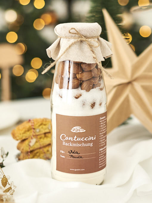 Cantuccini leivontasekoitus etiketin kanssa Cantuccini leivontasekoitus etiketin kanssa